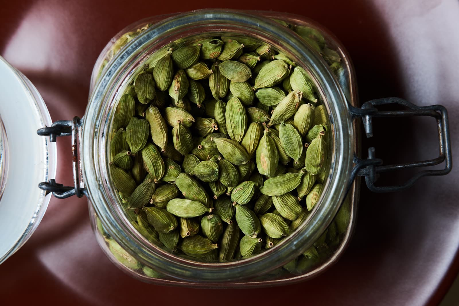 Cardamom Grades Explained: What 8 mm Bold Really Means