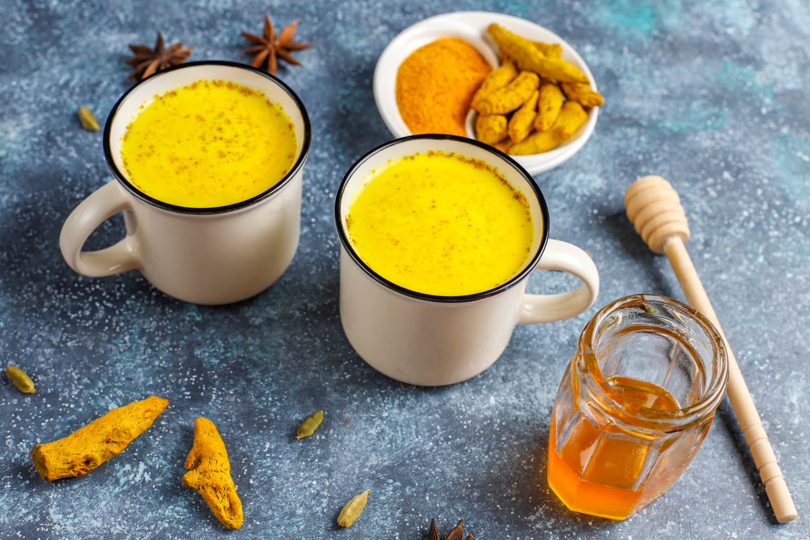 Golden Milk with Black Pepper: A Balanced Haldi Doodh