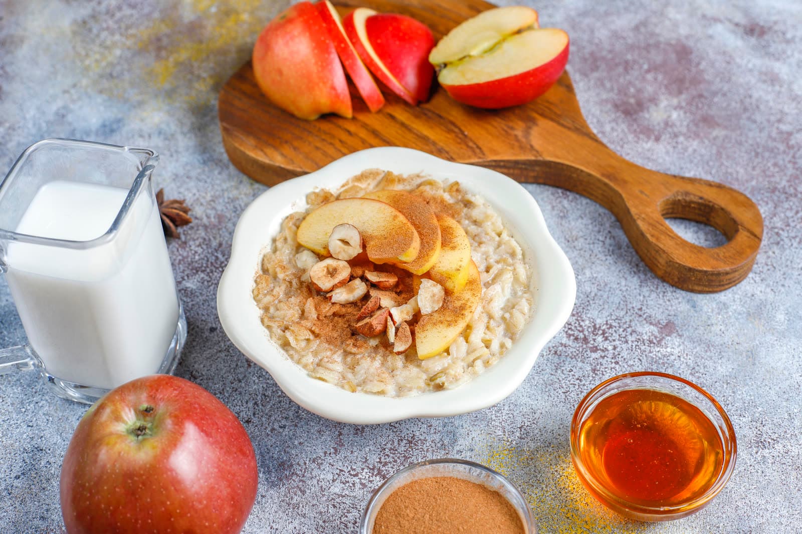 Spiced Breakfast Ideas with Cinnamon and Cardamom