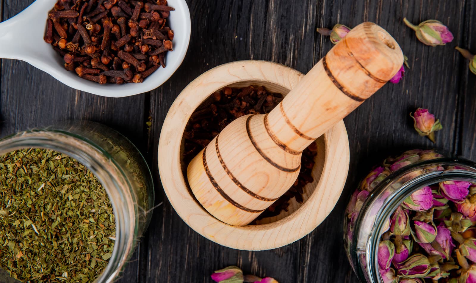Whole vs Ground Spices: Which Keeps Flavour Longer?
